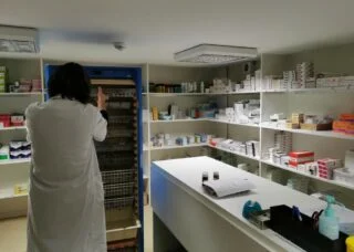 Pharmacie-Hopital-002