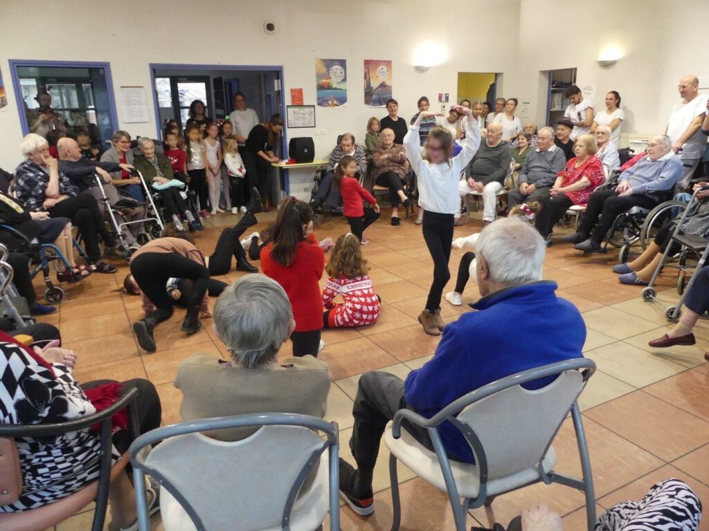 Spectacle danse EHPAD Gimont 2023-12_01